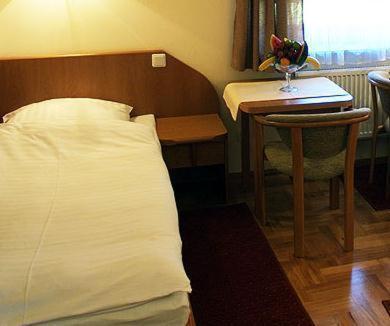 Hotel Bielany Bielany Wrocławskie Rum bild