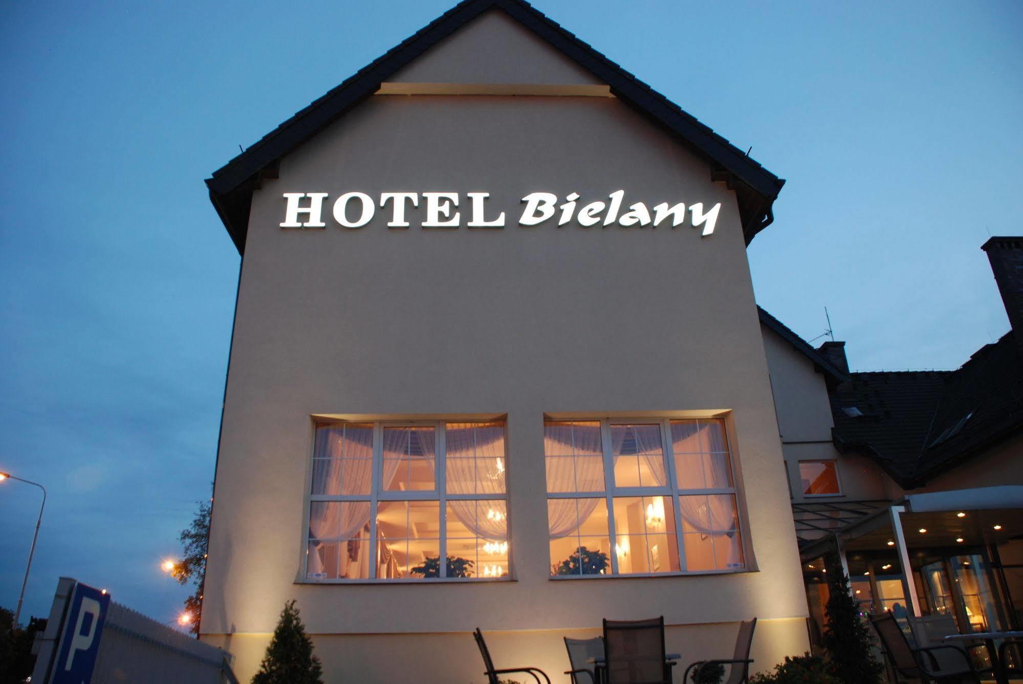 Hotel Bielany Bielany Wrocławskie Exteriör bild