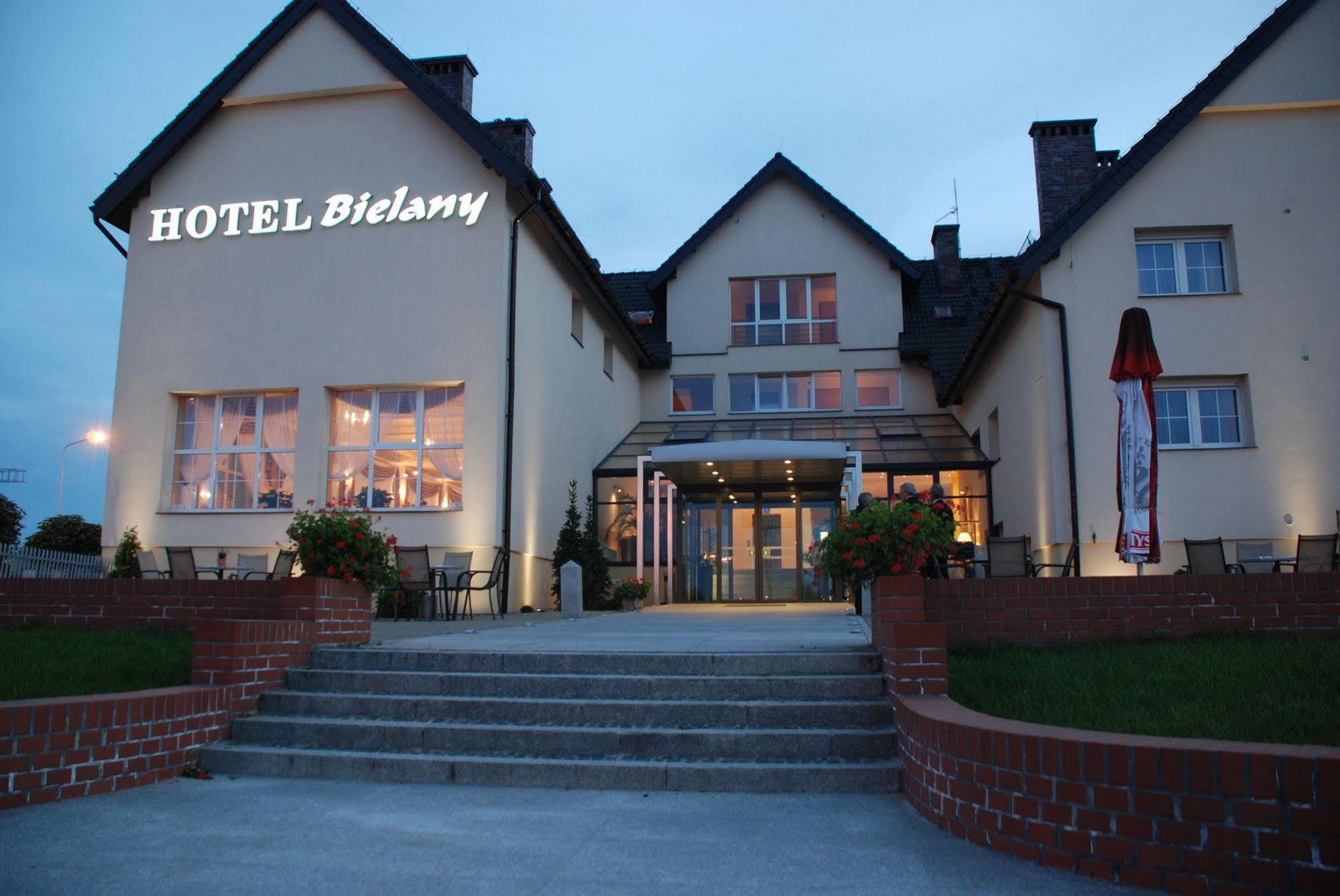 Hotel Bielany Bielany Wrocławskie Exteriör bild